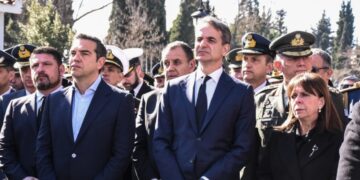 Alldaynews.gr Βούρκωσαν Σακελλαροπούλου, Μητσοτάκης, Χαρδαλιάς και Τσίπρας στην κηδεία του Τουρούτσικα