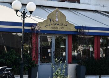 Νέα Ιωνία: Πατέρας του 16χρονου που μαχαιρώθηκε στα Πατήσια ο ιδιοκτήτης της καφετέριας που έγινε το φονικό