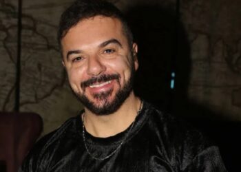 Κλειστά τα σχολεία στην Ξάνθη για να δουν τον Τριαντάφυλλο