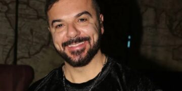 Alldaynews.gr Κλειστά τα σχολεία στην Ξάνθη για να δουν τον Τριαντάφυλλο