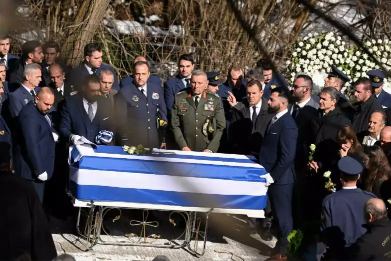 Κηδεία Ευστάθιου Τσιτλακίδη: Ο ηρωικός πιλότος του Φάντομ αναπαύεται στη γενέθλια γη