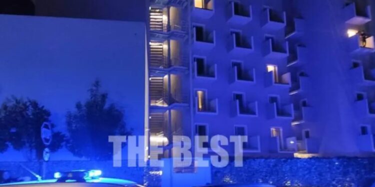 Alldaynews.gr Συναγερμός στην Πάτρα: Πτώση 18χρονου από μπαλκόνι ξενοδοχείου μετά απο καυγά- Σε σοβαρή κατάσταση στο νοσοκομείο