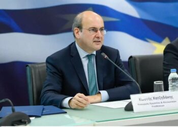 Κωστής Χατζηδάκης: Θα γίνει μια «σημαντική αύξηση» στον κατώτατο μισθό