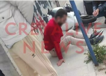 Σοκ στο Ηράκλειο: Τραυματίας σε τροχαίο επιτέθηκε στον οδηγό του ασθενοφόρου και έσπασε αυτοκίνητα[photo]