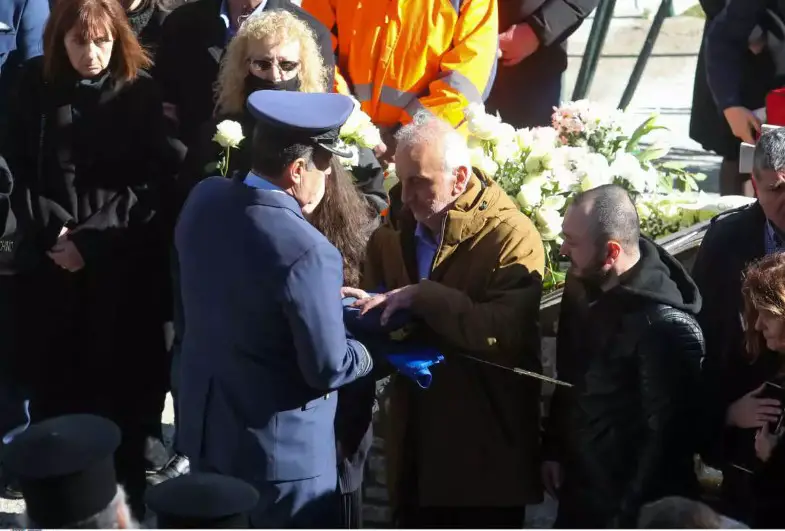 Κηδεία Ευστάθιου Τσιτλακίδη: Ο ηρωικός πιλότος του Φάντομ αναπαύεται στη γενέθλια γη