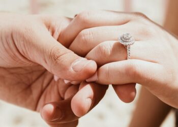 Ήθελε Αρραβώνα με μικρότερη ο παππούς και την ”Πάτησε”-Δείτε τι έπαθε…