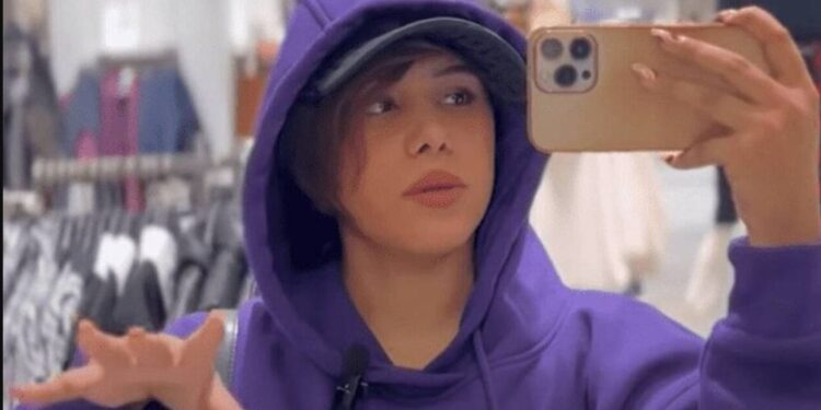 Alldaynews.gr Φρίκη: Πα-Τέρας δολοφόνησε τη YouTuber κόρη του επειδή έφυγε για να ζήσει στην Τουρκία