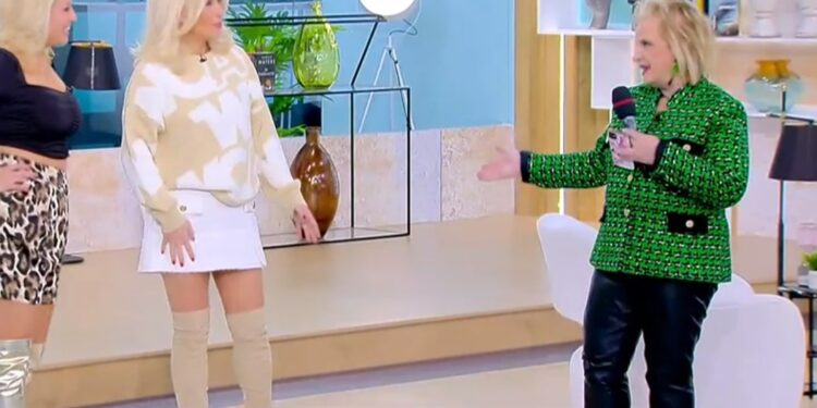 Σοκ για την Μαρία Μπακοδήμου! Εισέβαλε στο πλατό της εκπομπής η Ματίνα Παγώνη[video]