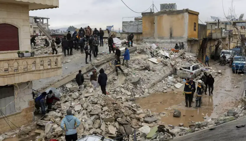 Φονικός Σεισμός-Εικόνες απόγνωσης στη Συρία: «Εδώ έμεναν 12 οικογένειες! Ούτε ένας δε βγήκε ζωντανός»