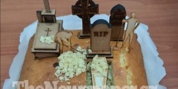 Έγινε Χαμός! Δείτε τι βασιλόπιτα έκοψαν στο Κοιμητήριο Βόλου-Τι είχε το Φλούρι…[Φωτογραφίες]
