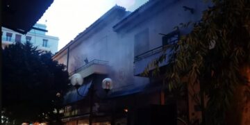 Alldaynews.gr Μεγάλη πυρκαγιά σε κτίριο στο κέντρο της Αθήνας – Κλειστή η Πατησίων