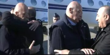 Alldaynews.gr Τουρκία: Αυτοί είμαστε οι Έλληνες–Η αγκαλιά συμπαράστασης του Δένδια στον Τσαβούσογλου