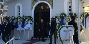 Alldaynews.gr Πτώση Phantom F-4: Στις 10:30 το «ύστατο χαίρε» στον υποσμηναγό Μάριο – Μιχαήλ Τουρούτσικα – Δείτε live