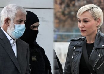 Σε έξαλλη κατάσταση ο Πέτρος Φιλιππίδης: Καταθέτει αγωγή στην Πηνελόπη Αναστασοπούλου