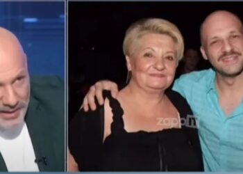 Μουτσινάς: «Της είπα, «μαμά είμαι γκέι» και έπαθε όλα όσα έπρεπε σαν Ελληνίδα μάνα»
