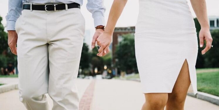 Alldaynews.gr «Από τότε που πέθανε η σύζυγός μου κοιμάμαι με τη μητέρα της επειδή μου τη θυμίζει» – Η εξομολόγηση του Άκη