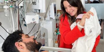 Alldaynews.gr Σεισμός στην Τουρκία: Διασώθηκε μετά από 11 ημέρες στα ερείπια και γνώρισε τη νεογέννητη κόρη του