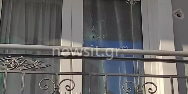 Πυροβολισμοί στην Αγία Βαρβάρα – «Γάζωσαν» τέσσερα σπίτια με καλάσνικοφ