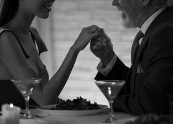 Ήμουν 25 ήταν 52, περάσαμε 5 υπέροχα χρόνια. Θα φεύγαμε μαζί αλλά δεν ήρθε ποτέ – Η ιστορία της Ναυσικάς