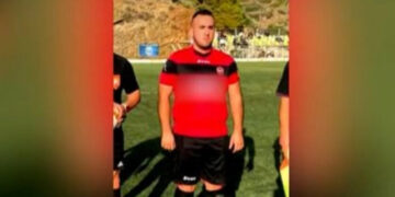 Alldaynews.gr Θρίλερ στη Σύρο: «Τον έδιωξαν από το νοσοκομείο και μία μέρα μετά πέθανε» λένε οι γονείς του 28χρονου ποδοσφαιριστή