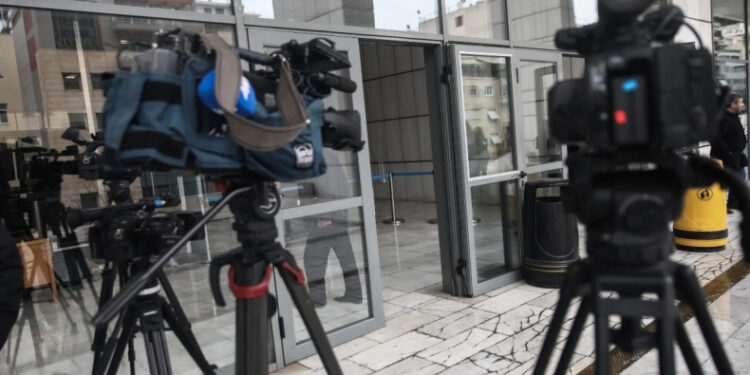 Alldaynews.gr Βόμβα – Γνωστός παρουσιαστής στα δίχτυα της Αρχής για ξέπλυμα: Κατηγορείται για απάτες άνω των 22 εκατ. ευρώ