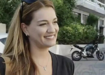 Ελίνα Παπίλα: Την φυγάδευσαν για την πρόβα με τους συνεργάτες της – Θα πάρει τη θέση της Βίκυς Χατζηβασιλείου στη νέα εκπομπή του ΑΝΤ1