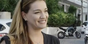 Ελίνα Παπίλα: Την φυγάδευσαν για την πρόβα με τους συνεργάτες της – Θα πάρει τη θέση της Βίκυς Χατζηβασιλείου στη νέα εκπομπή του ΑΝΤ1