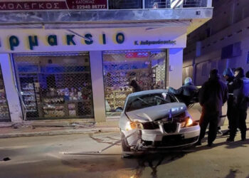 Άγριος καβγάς έξω από νυχτερινό μαγαζί με συμπλοκή, μαχαιριές, καταδίωξη και… τροχαίο!