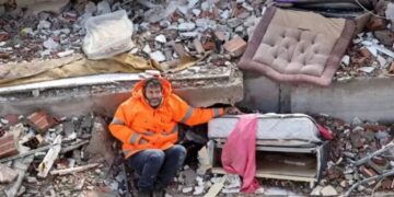 “Η κόρη μου, Ερμάκ”: Η ιστορία πίσω από τη φωτογραφία που ράγισε καρδιές παγκοσμίως