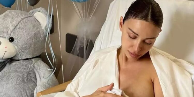 Alldaynews.gr ”Κόλλησε” το Instagram η Ελένη Φουρέιρα: Θήλασε το μωρό της και ανέβασε φωτογραφία….