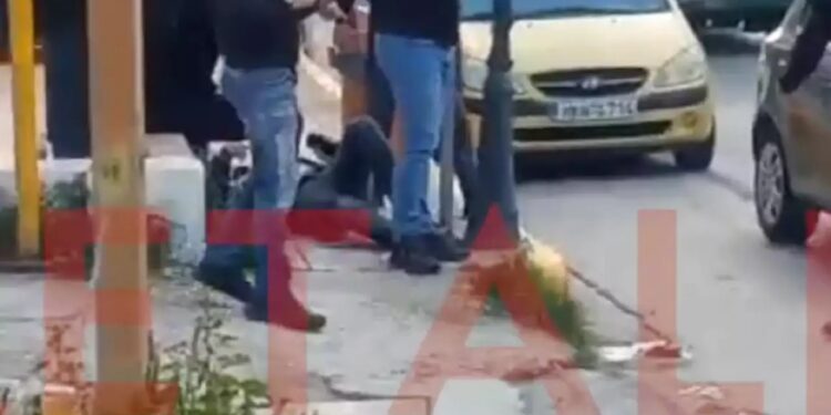 Κρήτη: Μακελειό στο Γάζι-Εικόνα ντοκουμέντο με τον αιμόφυρτο αστυνομικό