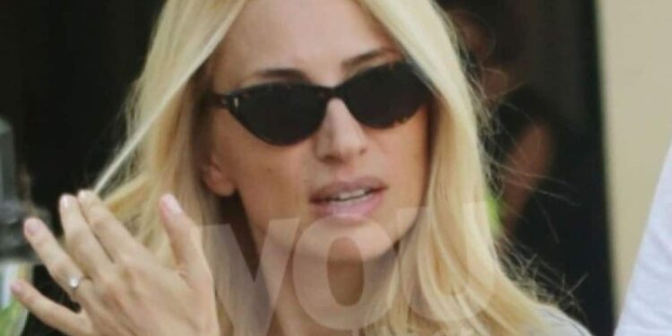 Με Μαυρισμένο Μάτι η Ηλιάκη – Σοκάρει η εικόνα της