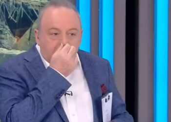 Δημήτρης Καμπουράκης: «Πάνω στα ερείπια ήταν ο πατέρας μου, γεμάτος αίματα, φρικαρισμένος»