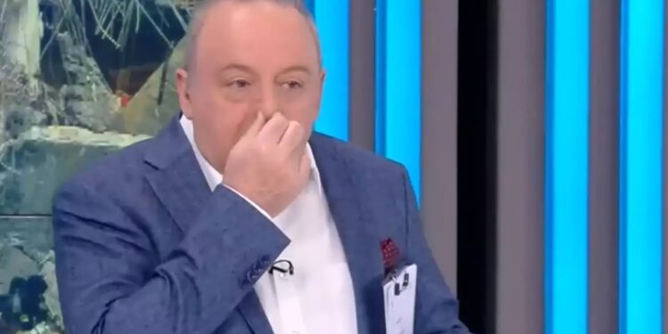 Alldaynews.gr Δημήτρης Καμπουράκης: «Πάνω στα ερείπια ήταν ο πατέρας μου, γεμάτος αίματα, φρικαρισμένος»