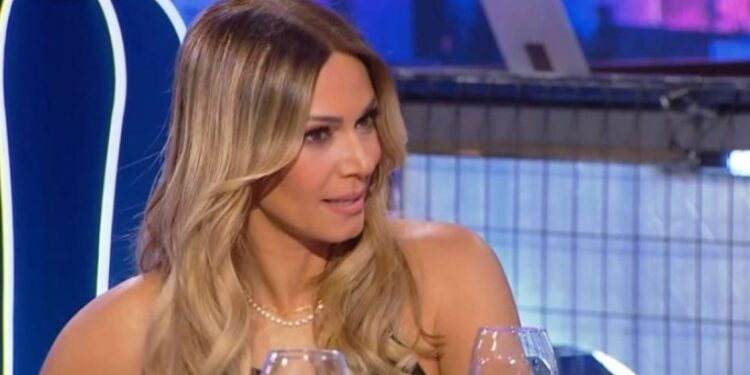 Alldaynews.gr «Βαριέμαι πια! Δεν έχουν ιδέα» – Η όλο ένταση αντίδραση της Έλλης Κοκκίνου σε ερώτηση για Γαρμπή και Σχοινά