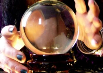 Αυτά ΜΟΝΟ στην Ελλάδα! Γυναίκα πήγε σε μέντιουμ γιατί ήθελε τον άντρα της κόρη της[video]