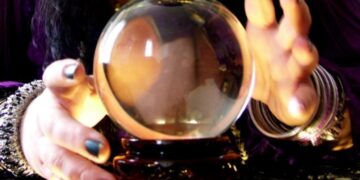 Αυτά ΜΟΝΟ στην Ελλάδα! Γυναίκα πήγε σε μέντιουμ γιατί ήθελε τον άντρα της κόρη της[video]