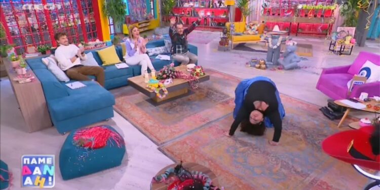 Alldaynews.gr Τους τρέλανε όλους η Δανάη Μπάρκα: Έκανε γέφυρα στην κάμερα! «Δέκα χρόνια ενόργανη… Και σπαγγάτο κάνω» (video)