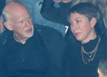 Στην Πάολα ο Γιώργος Παπανδρέου-Πετά γαρίφαλα, μαζί με τη σύντροφό του Γουέντι[photos]