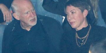 Στην Πάολα ο Γιώργος Παπανδρέου-Πετά γαρίφαλα, μαζί με τη σύντροφό του Γουέντι[photos]