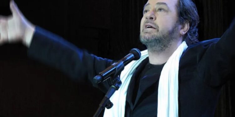 Γιάννης Πάριος: Αφιέρωσε το «Δώσε μου λιγάκι ουρανό» στους δύο αδικοχαμένους πιλότους του Phantom