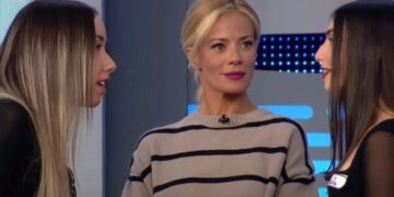 Επικό Ρουκ Ζουκ: Έψαχναν το αγγούρι και της είπε «κάθεσαι πάνω»: «Έχει διάφορες χρήσεις» συμπλήρωσε η Μακρυπούλια (video)