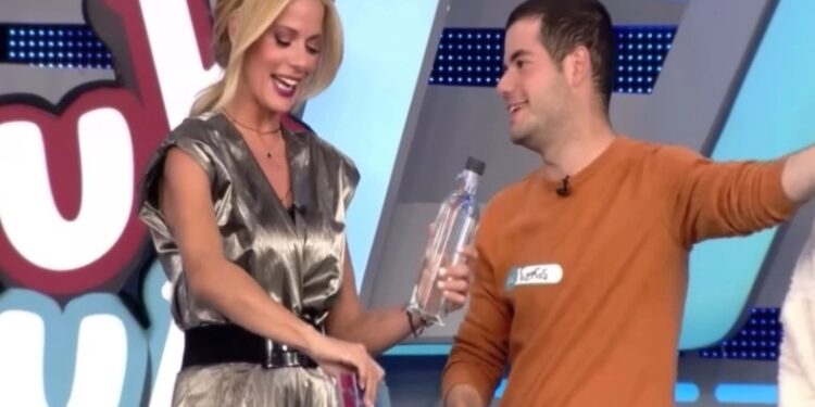 Κρητικός «πλακώθηκε» στις ρακές στο Ρουκ Ζουκ και ξέχασε τον…πατέρα του (video)