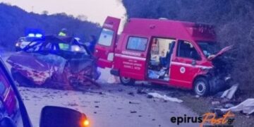 Alldaynews.gr Θρήνος στα Ιωάννινα: Δύο νεκροί μετά από σύγκρουση ασθενοφόρου με αυτοκίνητο (φωτο)