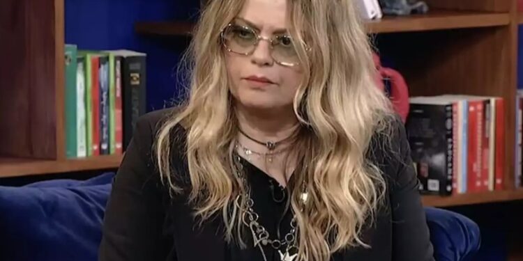 Πρόβλημα υγείας για την Ελένη Τσαλιγοπούλου: Ακύρωσε τις εμφανίσεις σε μουσική σκηνή