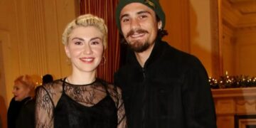 Alldaynews.gr Κατερίνα Μαούτσου: «Έναν άντρα θα τον ρωτούσες γιατί είναι με κάποια 8 χρόνια μικρότερη;»