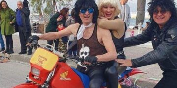 Alldaynews.gr Έλληνας δήμαρχος ντύθηκε Στάθης Ψάλτης και γκρέμισε το ελληνικό διαδίκτυο