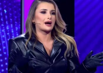 Alldaynews.gr Τρελές ατάκες στο My Style Rocks: Διάβαζες και Vogue στο χωριό σου; (video)