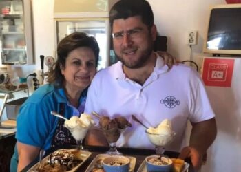 Alldaynews.gr Συγκλονίζει η Μαίρη Παναγάκου για τον θάνατο του γιου της: «Εγώ μεθαύριο θα τον παντρέψω – Ξερίζωσες την καρδιά μου και την πήρες μαζί σου, άγγελε μου»