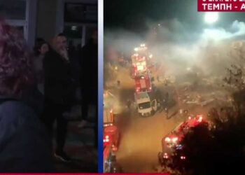 Alldaynews.gr «Το παιδί μου, το παιδί μου!»: Η στιγμή που μάνα βλέπει την κόρη της να βγαίνει από το λεωφορείο μετά το δυστύχημα στα Τέμπη (video)